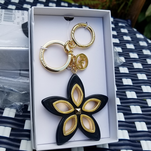 MICHAEL Michael Kors Keychain Flora Grommet Admiral Blue Gold Tone Hardware NWT - Picture 9 of 10